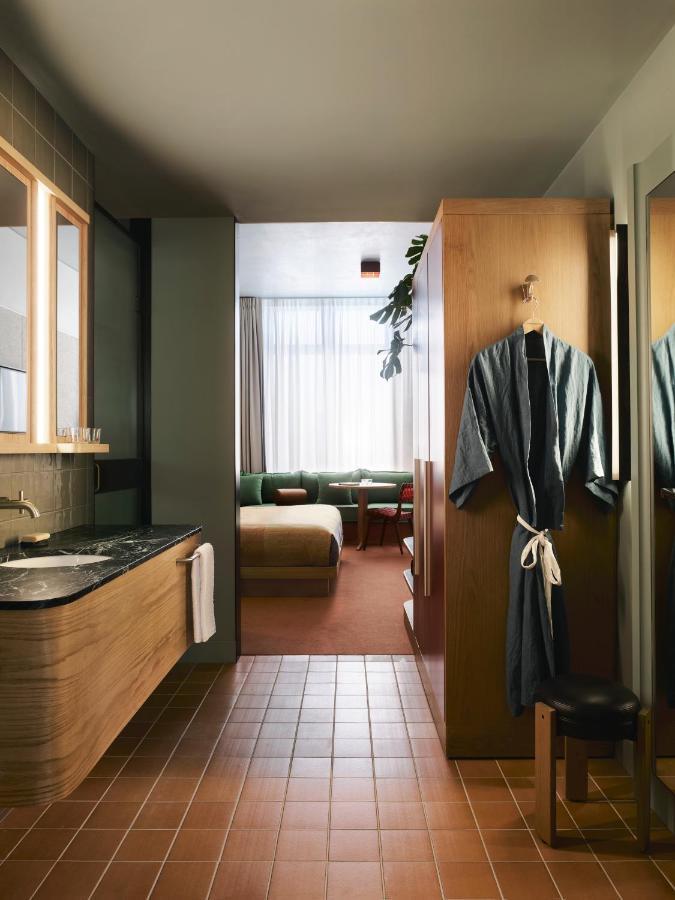 Ace Hotel Sydney Exterior photo A room at the Standard East Village