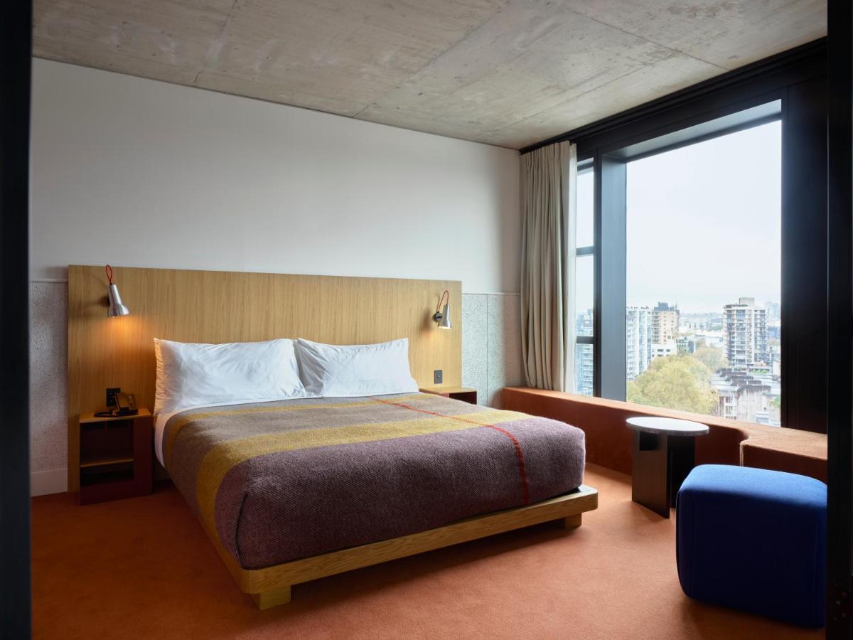 Ace Hotel Sydney Exterior photo A room at the hotel