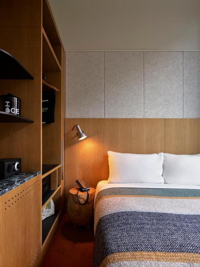 Ace Hotel Sydney Exterior photo A room at the hotel